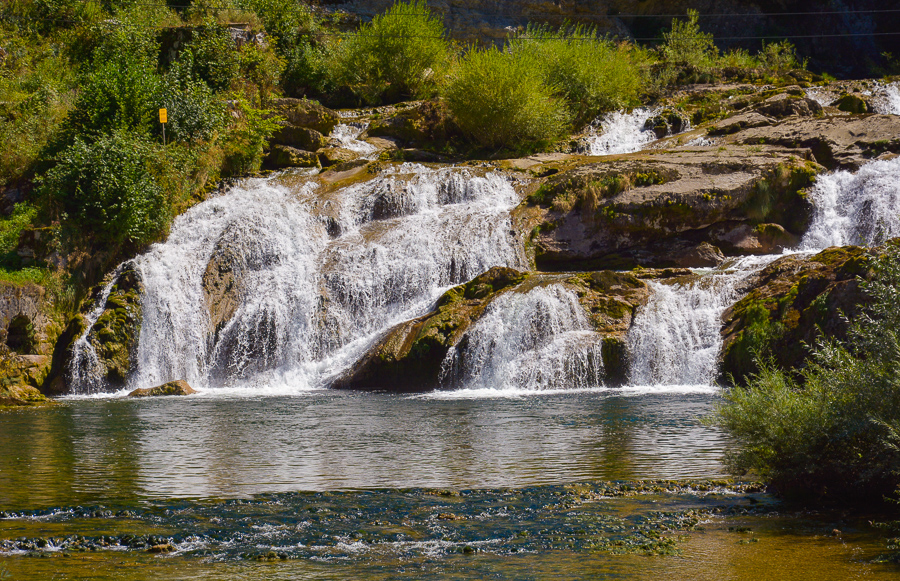 Entre la source et les pertes de l'Ain