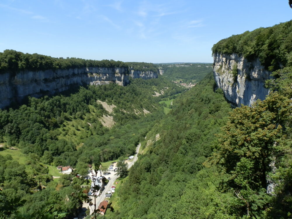 La reculée de Baume depuis le belvédère de Crançot