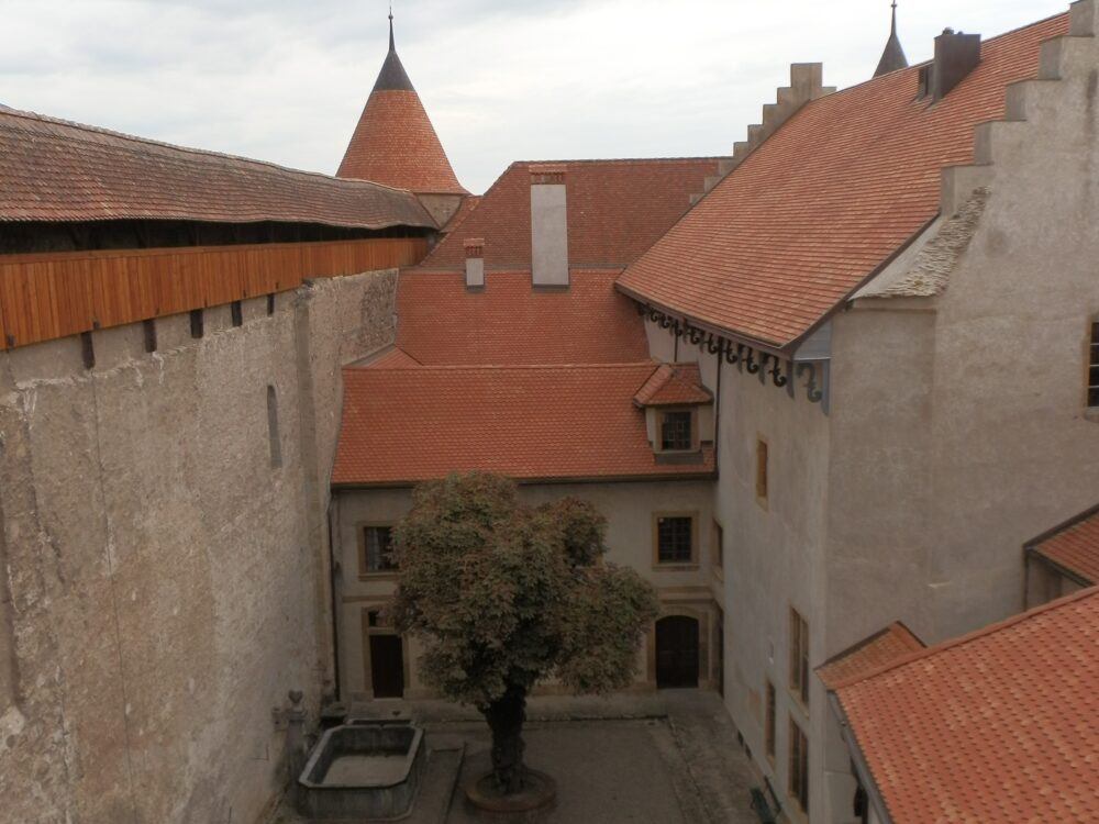 Cour intérieure du château de Grandson