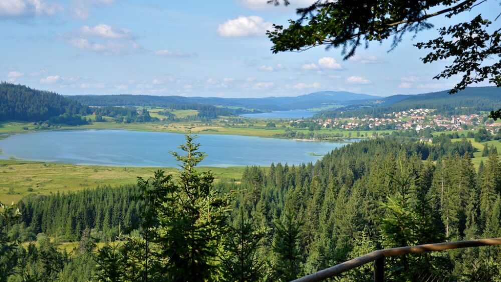 Entre lacs, vallons, forêts et pâturages