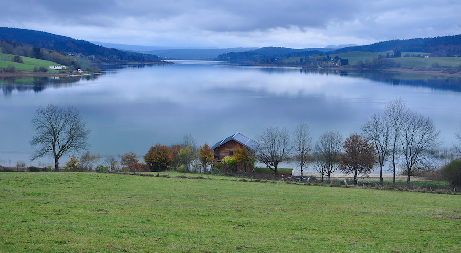 ViaCluny.fr lac de Saint-Point randonnée Chemin de Cluny Franche-Comté