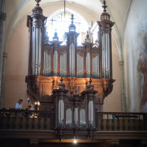 ViaCluny.fr Poligny patrimoine architecture visiter Jura site clunisien