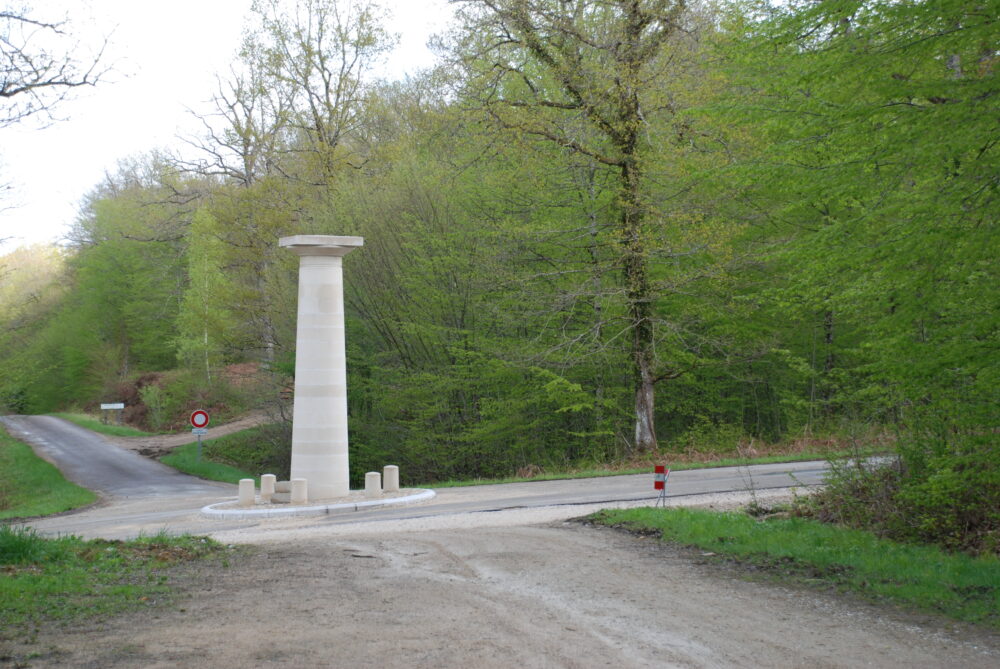 L'une des colonnes-guidon