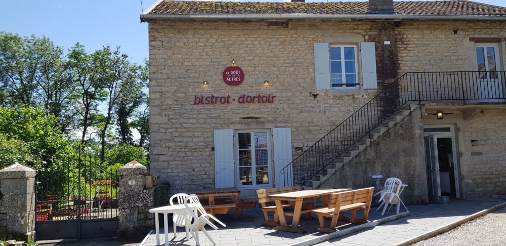 Le bistrot-dortoir de Granges-sur-Baume