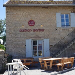 ViaCluny.fr Granges-sur-Baume bistrot dortoir Jura étape tourisme randonnée