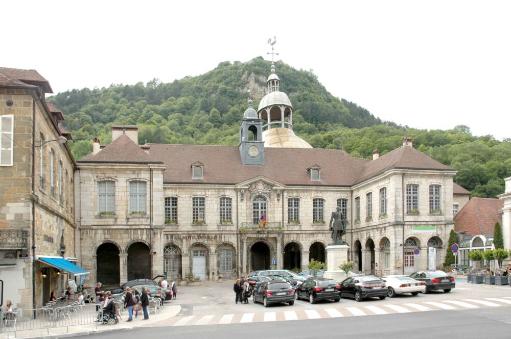 L'Hôtel de Ville