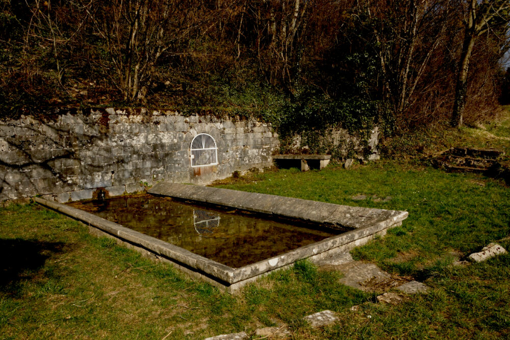 Le lavoir de Tuile (11ème siècle)