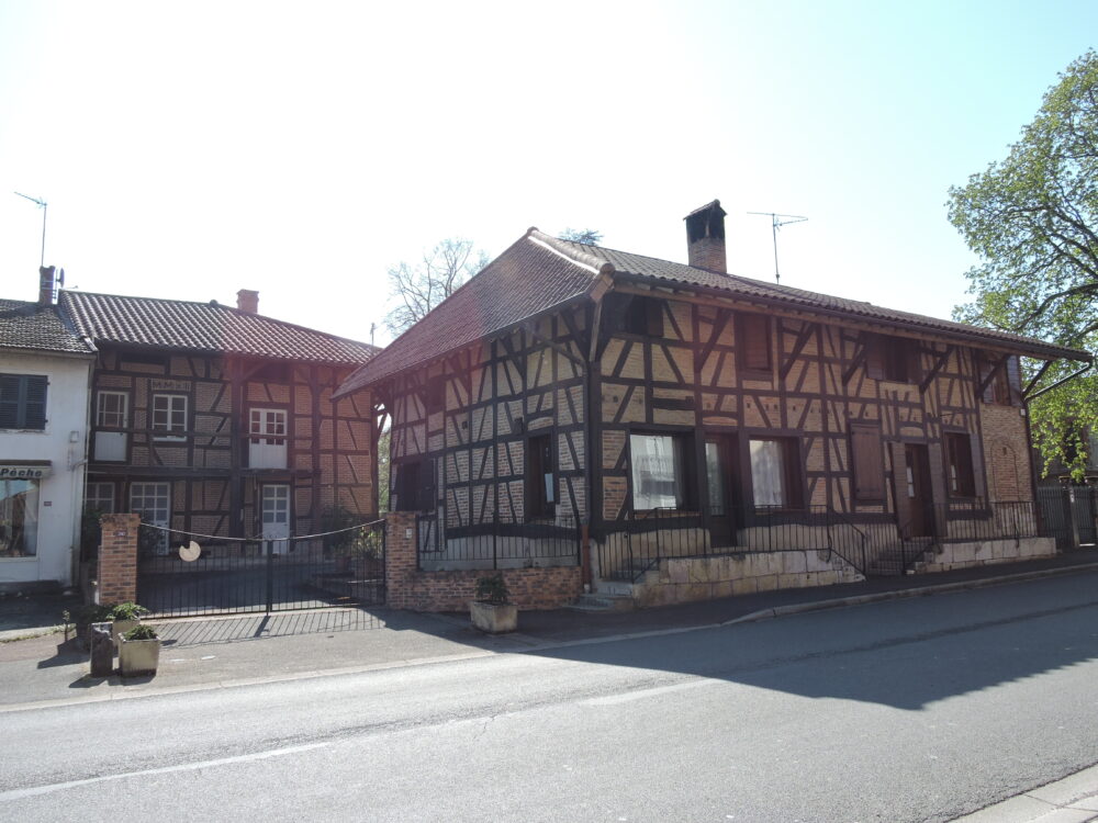 Maisons bressanes dans le bourg