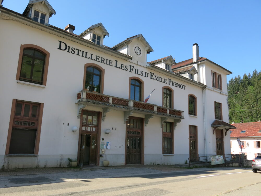 La distillerie Pernot